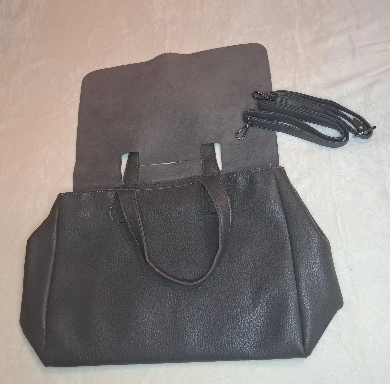 Dark Grey Tote • Oversized & Spacious • Removable Crossbody Strap • Work/University Bag • Minimal Chic Style – photo 3